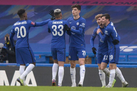 斯卢茨基：我们丢球后不得不加强进攻，这给了对手很多空间